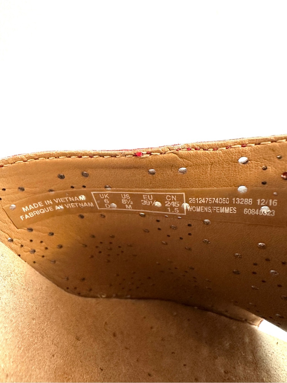 CLARKS WOMENS HELIO CORRIDOR RED PERFORATED LEATHER CORK WEDGE SANDALS NEW Sz8.5 - Picture 11 of 12